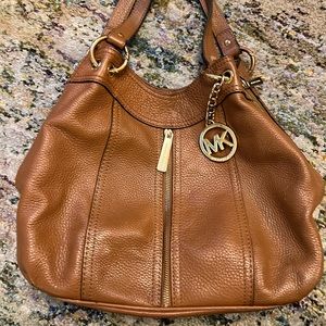 Michael Kors Bucket Bag, brown with brass
